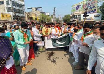 कुलगाम हत्याप्रकरणी भाजयुमोतर्फे टॉवर चौकात आंदोलन