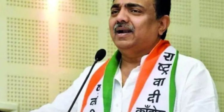 कार्यकर्त्यांच्या मेळाव्यात जयंत पाटील यांच्यासमोरच जोरदार हाणामारी