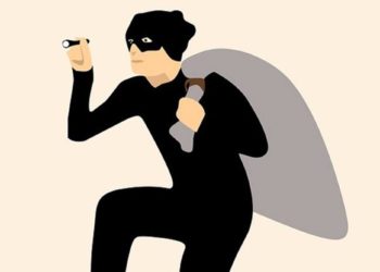 चोरट्यांनी एक नवे तर तब्बल चार ठिकाणी केली घरफोडी