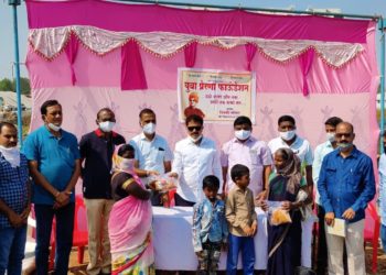 युवा प्रेरणा फाउंडेशनतर्फे फराळ वाटप