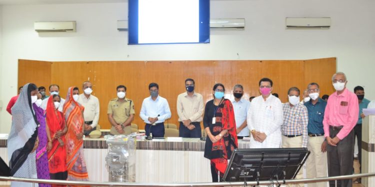 आत्महत्याग्रस्त शेतकऱ्यांच्या कुटुंबांना सामाजिक बांधिलकीच्या भावनेने मदत करा - विभागीय आयुक्त राधाकृष्ण गमे