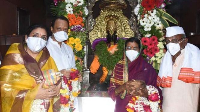 उपमुख्यमंत्री अजित पवार यांच्याहस्ते श्री विठ्ठलाची महापूजा