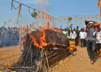 शहीद जवान यश देशमुख यांच्या कुटूबियांना राज्य शासनाच्यावतीने एक कोटी रूपयांची मदत जाहीर