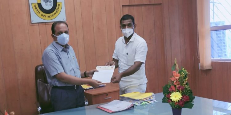 अमृत योजनेचे काम पूर्ण तेथेच रस्ते दुरुस्ती करावी