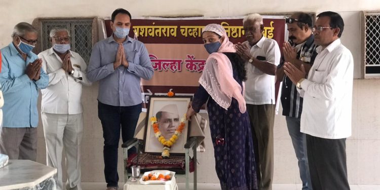 भौतिक व सांस्कृतिक विकासाची मुहूर्तमेढ करणारे यशवंतराव चव्हाण