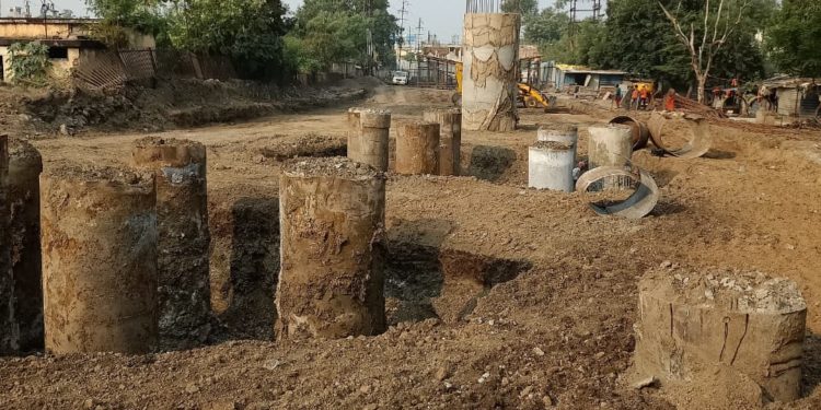 शिवाजीनगर उड्डाणपुलाचे काम संथ गतीने