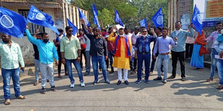 चैत्यभूमीवर अभिवादनासाठी शासनाने मुभा द्यावी - आरपीआय (आठवले गट)