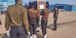 चाळीसगाव येथील शहीद जवानावर शासकीय इतमामात अंत्यसंस्कार