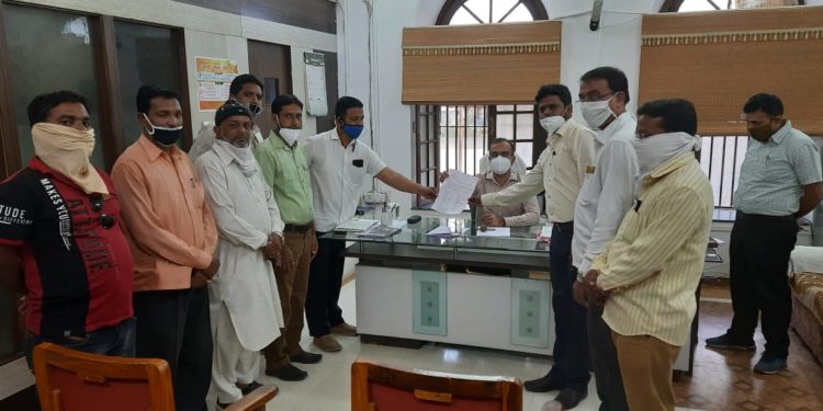 महिला अत्याचार प्रकरणातील आरोपींना फाशी द्या