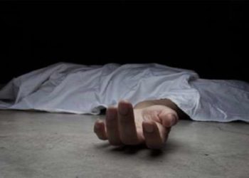 धक्कादायक : शेतात आढळले 2 मुलींचे मृतदेह तर तिसरीची मृत्युशी झुंज