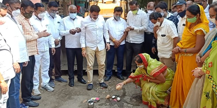शनीपेठेतील रस्त्यांच्या कामाचा महापौरांच्या हस्ते शुभारंभ!