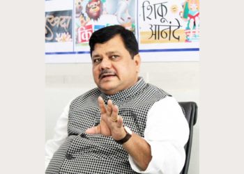 खडसेंनी फडणवीसांचा द्वेष करणे बंद करावं- प्रवीण दरेकर