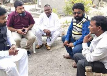 टोळी येथील पीडित तरुणीच्या कुटुंबांची खा. उन्मेष पाटील यांची भेट