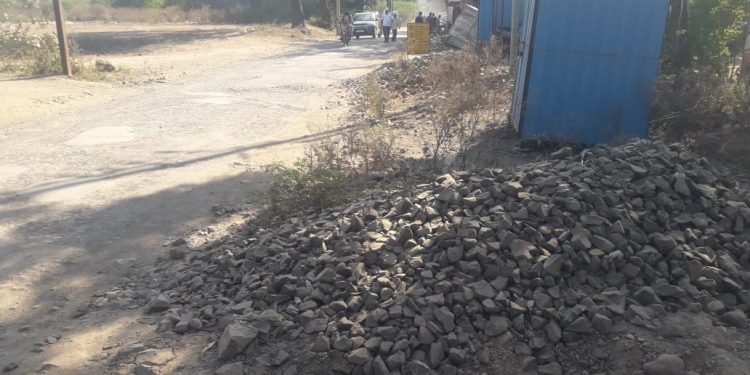 यावल बुरूज चौक ते शासकीय गोदामपर्यंतच्या रस्त्याचे काम प्रलंबित