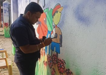 अन रुग्ण सेवेतील हातांचा सजावटीला साथ!