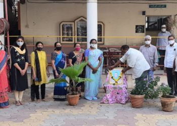 प. वि. पाटील व झांबरे विद्यालयात बहिणाबाई यांना आदरांजली