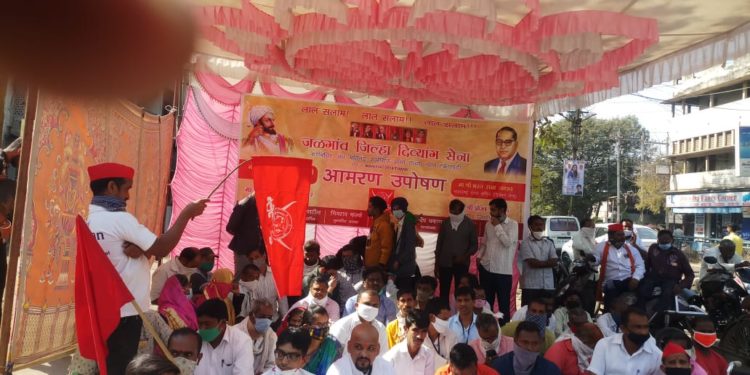 विविध मागण्यांसाठी दिव्यांग सेनेचे उपोषण