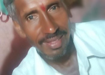 पाडळसा येथे मद्यमाशांच्या हल्ल्यात एका शेतकऱ्याचा मृत्यू