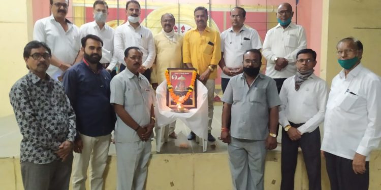 महाराष्ट्र नाभिक महामंडळातर्फे वीर भाई कोतवाल जयंती साजरी