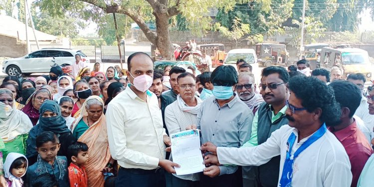 यावल येथे रिपाइं आठवले गटातर्फे विविध समस्यांना घेवुन आंदोलन