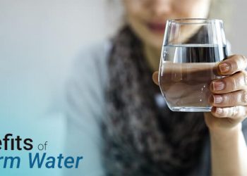 हेल्थ टिप्स: सकाळी सकाळी कोमट पाणी प्या, जाणून घ्या फायदे