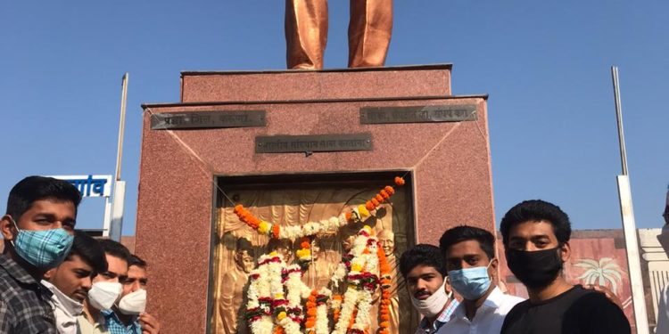 अभाविप जळगावतर्फे महामानव डॉ बाबासाहेब आंबेडकरांना अभिवादन