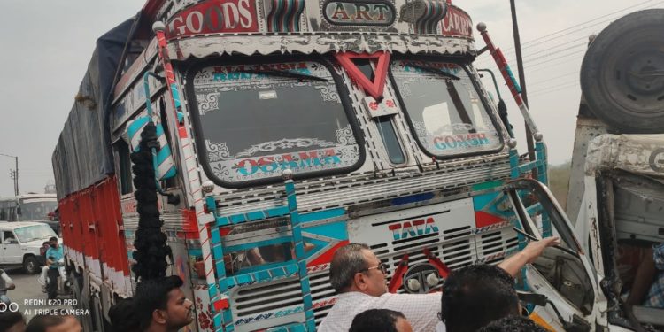 आहुजा नगर येथे अपघातात दोन जण गंभीर; गुन्हा दाखल