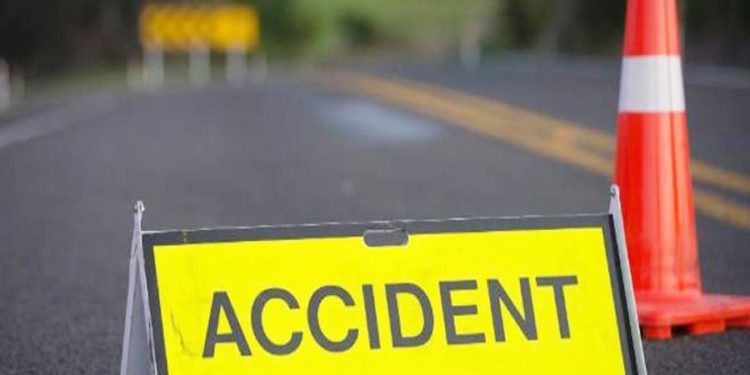 कारचालकाने दिली दुचाकीस्वारास धडक, गुन्हा दाखल