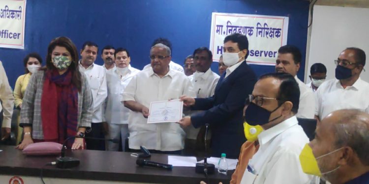 विधान परिषद निवडणुकीत अमरिशभाई पटेल विजयी