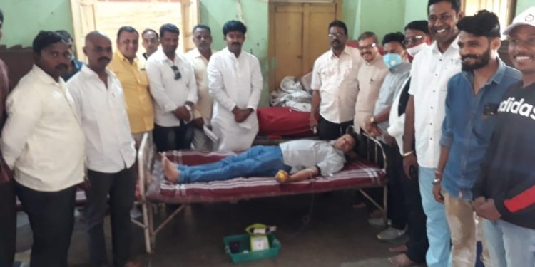 यावल येथे खा. शरद पवार यांच्या वाढदिवसानिमित्त रक्तदान शिबीराचे आयोजन