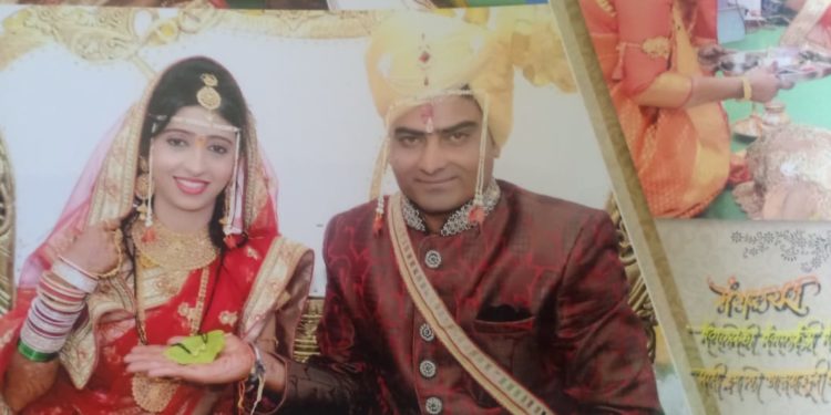 खान्देशी पूनरविवाह गृपने घटस्पोट होणाऱ्या दोन जीवांना केले एकत्र