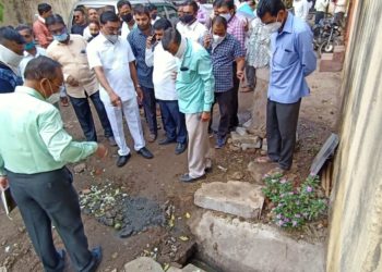 गटारींची स्वच्छता करा, अतिक्रमण तात्काळ हटवा!