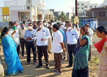 वाढीव वस्तीतील गटारी, पथदिवे, रस्त्यांच्या समस्या सोडवा!