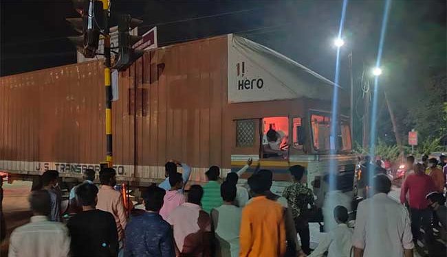 टॉवर चौकात मद्यधुंद कंटेनर चालकाचा धुमाकूळ; परिसरात खळबळ