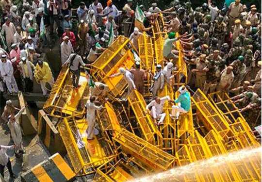 दिल्ली- उत्तर प्रदेश सीमेवर गाझीपूर बॉर्डरवर मोठा बंदोबस्त