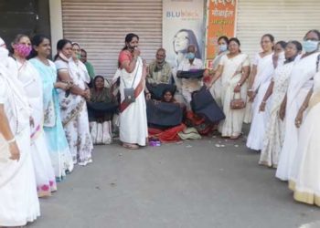 महापरिनिर्वाण दिनानिमित्ताने गोरगरिबांना ब्लॅंकेट वाटप