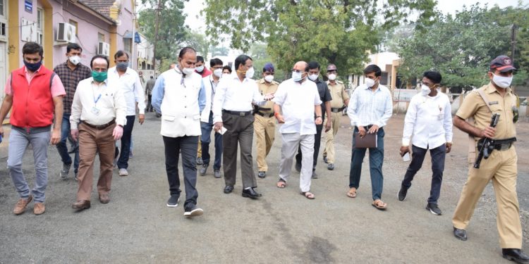 जिल्हा रुग्णालयातील शिस्त, नियोजन पाहून पालकमंत्री प्रभावित