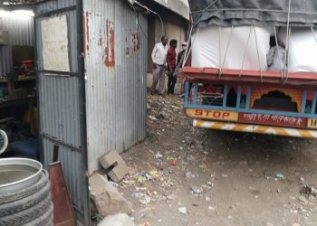 जळगावातील एमआयडीसी परिसरात सट्टा - जुगार अड्डयावर धाड