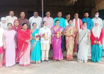 कोरोना योद्धा महिलांचा पाचोरा येथे सन्मान