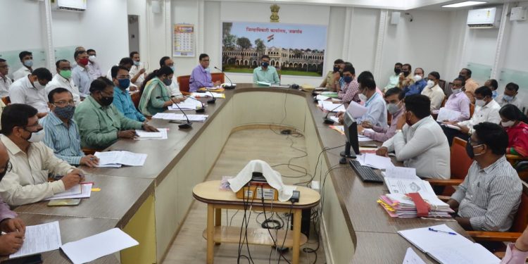 विहित कालावधीत निधी खर्च होणारेच प्रस्ताव सादर करावेत – जिल्हाधिकारी