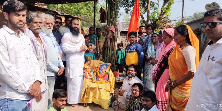 फैजपूर येथे गरीब बेघर वस्तीतून राम मंदिर निधी संकलनास सुरुवात
