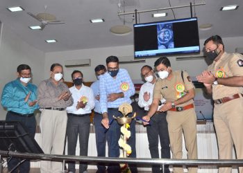 सुरक्षित प्रवासासाठी वाहतुकीचे नियम पाळण्याचा संकल्प करावा – जिल्हाधिकारी