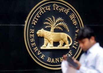 मोठा निर्णय! आता बँक खात्यातून काढता येणार फक्त 1000 रुपये