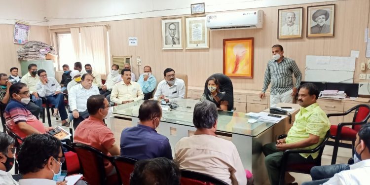 आरोग्य, बांधकाम, विद्युत विभागाची महापौरांनी केली कानउघडणी!