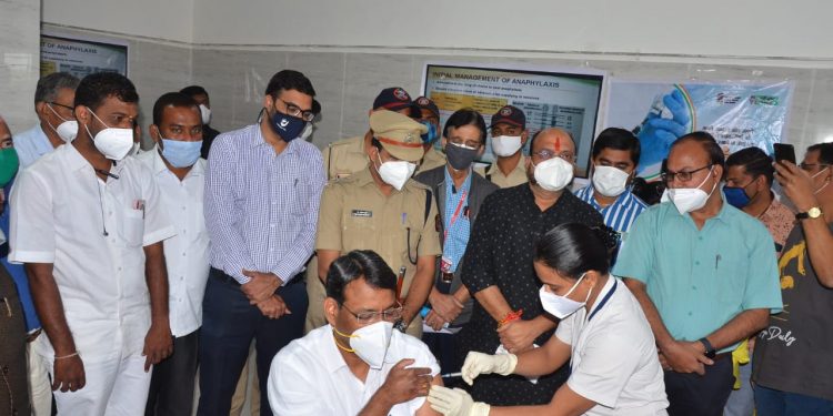 कोरोना लसीकरणाचा शुभारंभ