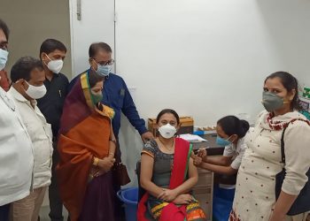 आरोग्य सेवकांसाठी दोन खाजगी रुग्णालयात कोविड लसीकरण सुरू