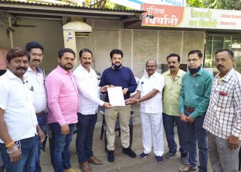 जळगाव जिल्हा नाभिक समाज बांधवांच्यावतीने आ. भोळे यांना निवेदन