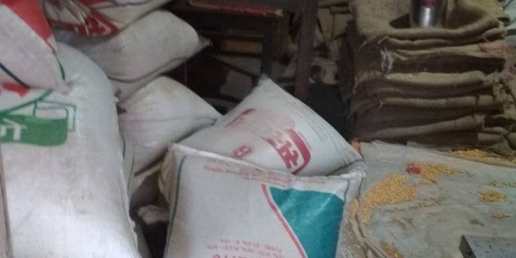 यावल येथे स्वस्त धान्य दुकानात केली अज्ञात चोरटयांनी चोरी