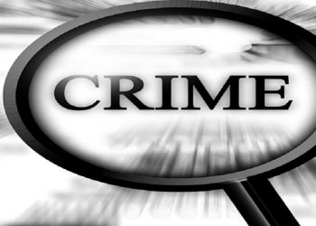 महापालिकेच्यावतीने विनामास्क फिरणाऱ्यांवर ५०० रूपयांचा दंड जळगाव प्रतिनिधी । शहरात कोरोनाच्या पार्श्वभूमीवर शनिवार २० फेब्रुवारी रोजी जिल्हा प्रशासनाच्या आदेशान्वये शहरातील शहर वाहतूक शाखा आणि महापालिकेच्यावतीने विनामास्क फिरणाऱ्या नागरीकांवर कारवाई करत १०५ जणांकडून ५०० रूपयाप्रमाणे ५२ हजार ५०० रूपयांचा दंड वसूल केला आहे. सविस्तर वाचा 👇 https://divyajalgaon.com/?p=9647