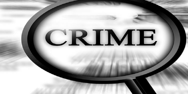 महापालिकेच्यावतीने विनामास्क फिरणाऱ्यांवर ५०० रूपयांचा दंड जळगाव प्रतिनिधी । शहरात कोरोनाच्या पार्श्वभूमीवर शनिवार २० फेब्रुवारी रोजी जिल्हा प्रशासनाच्या आदेशान्वये शहरातील शहर वाहतूक शाखा आणि महापालिकेच्यावतीने विनामास्क फिरणाऱ्या नागरीकांवर कारवाई करत १०५ जणांकडून ५०० रूपयाप्रमाणे ५२ हजार ५०० रूपयांचा दंड वसूल केला आहे. सविस्तर वाचा 👇 https://divyajalgaon.com/?p=9647